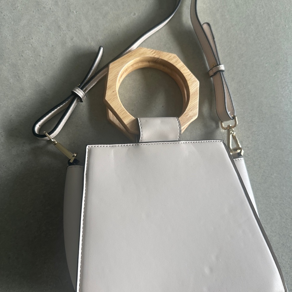 Topshop Cream Crossbody Handbag with Wooden Handles - Picture 3 of 9